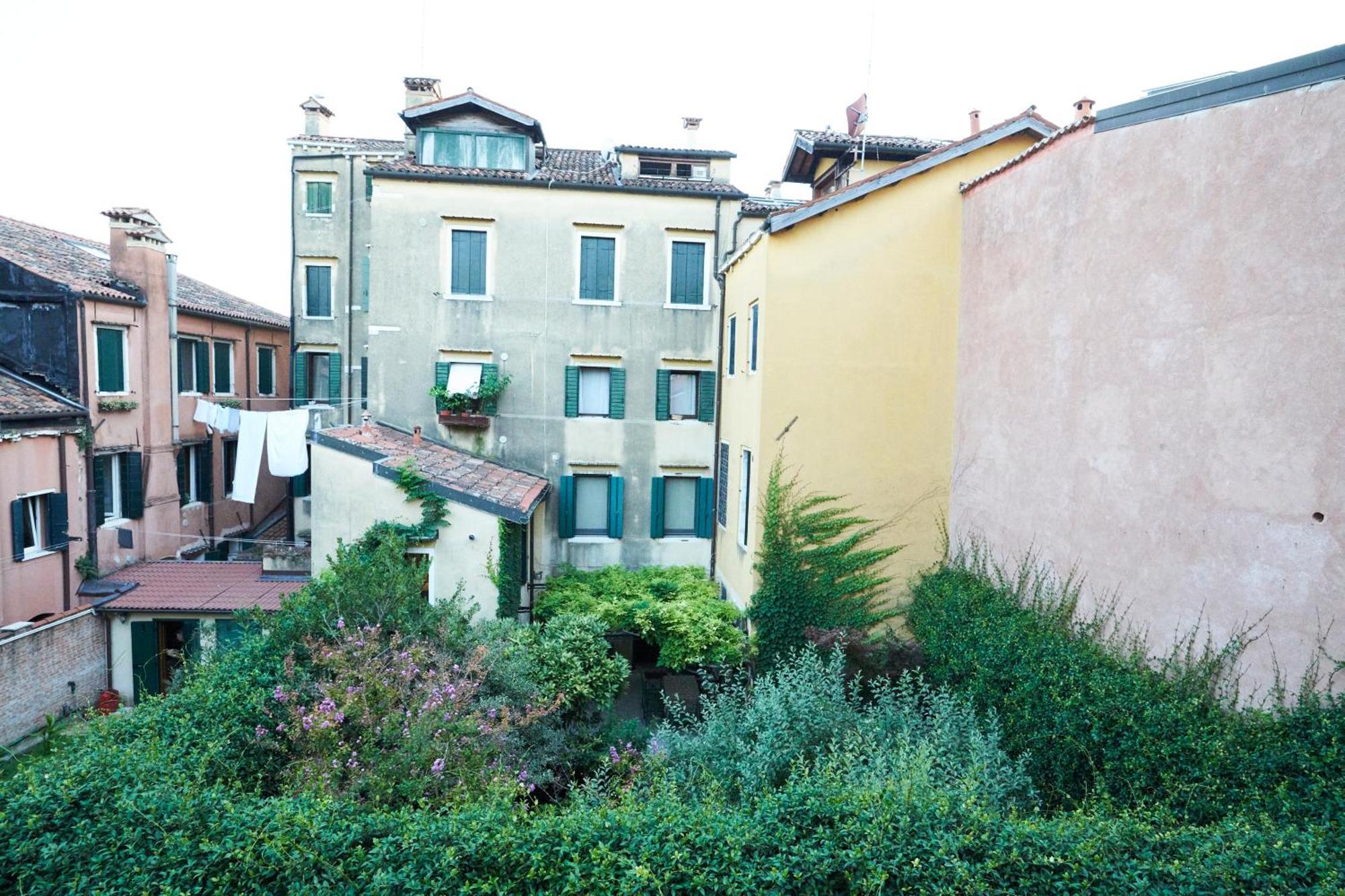 La Grancevola Is A Gorgeous With Balcony Apartment