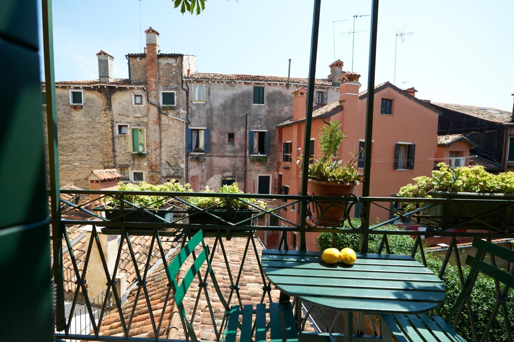 Apartment La Grancevola Is A Gorgeous With Balcony Venedig